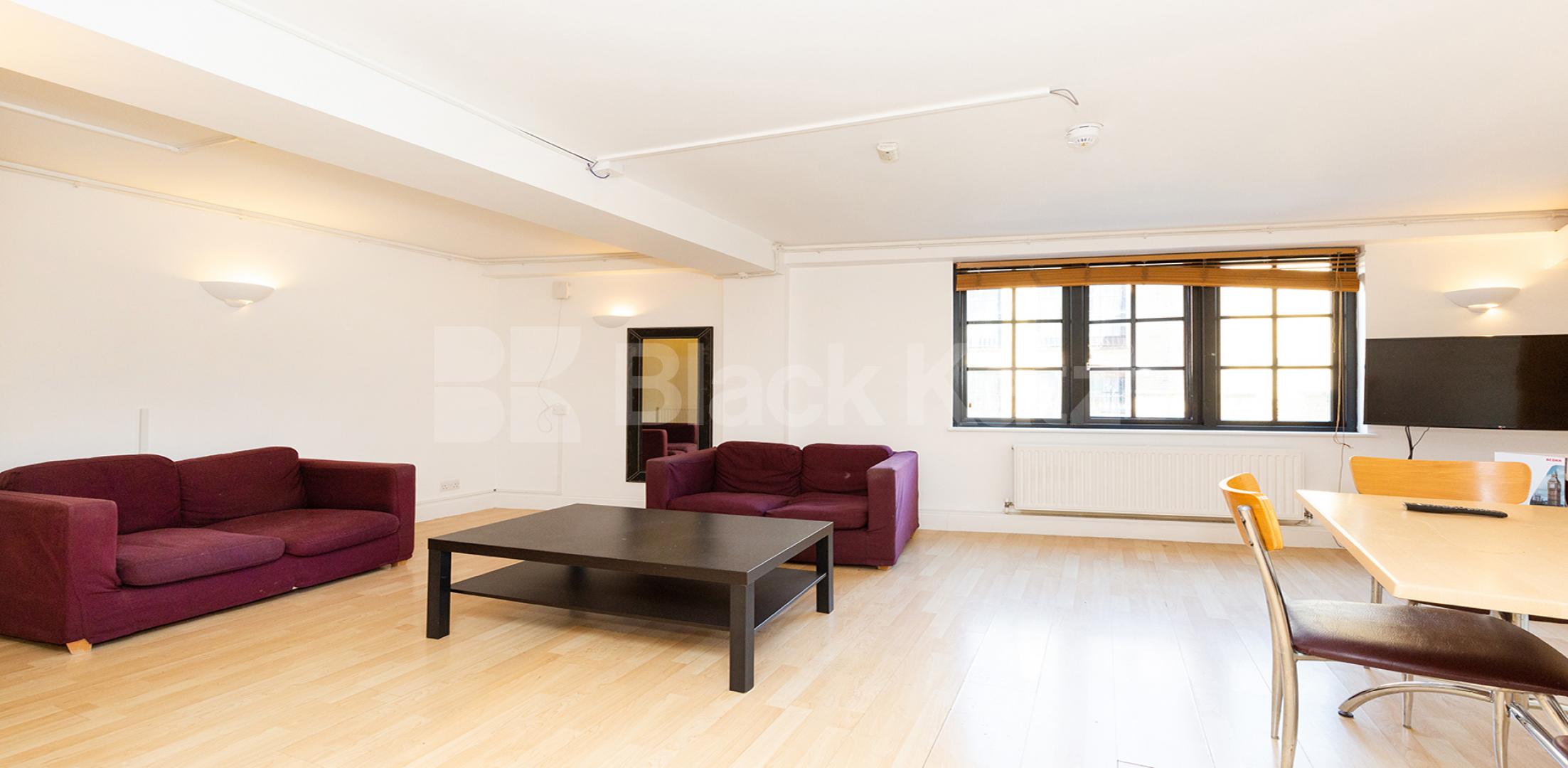 			NEW INSTRUCTION!, 2 Bedroom, 1 bath, 1 reception Flat			 Bakers Row, CLERKENWELL / FARRINGDON